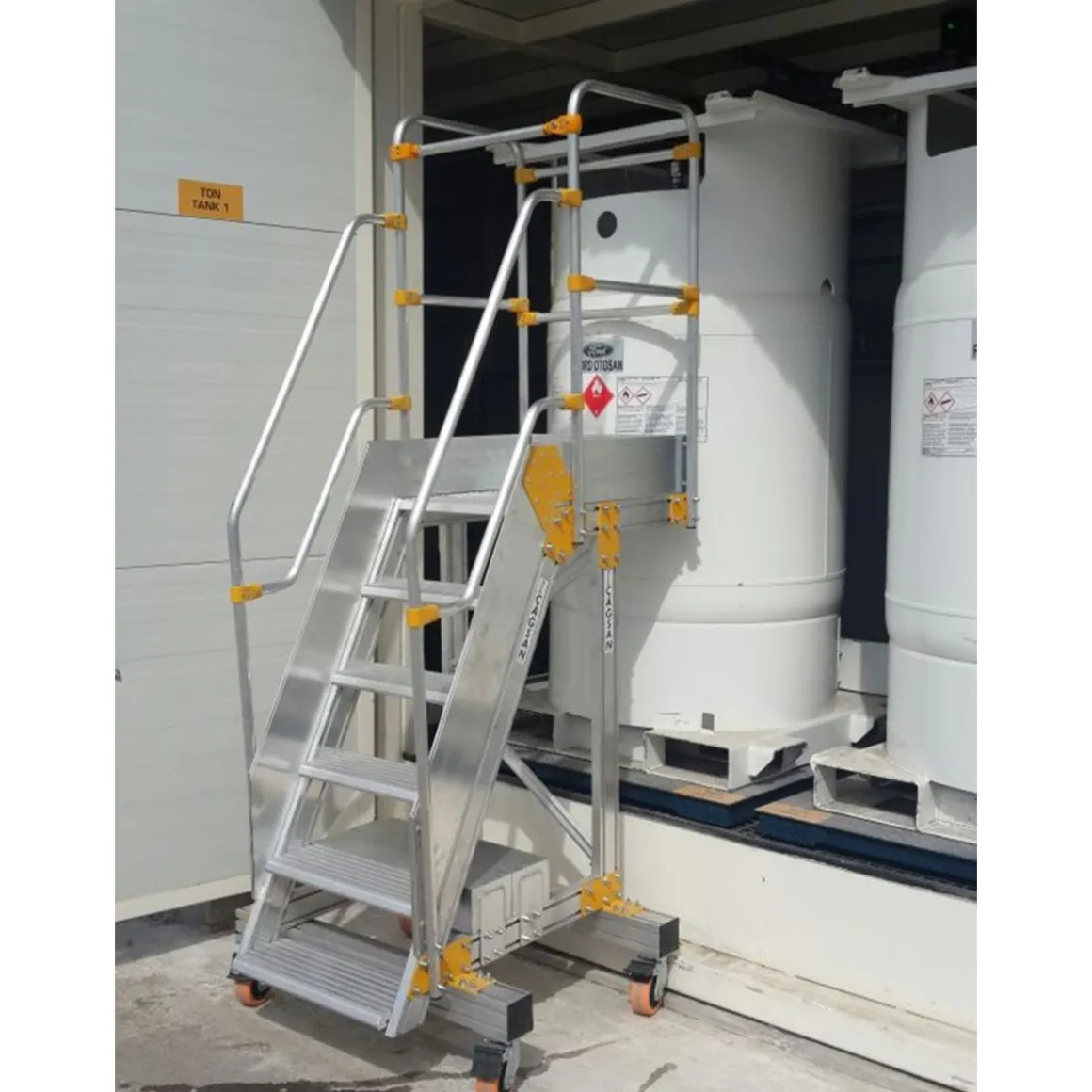 Flyttbar arbetsplattform Aluminium